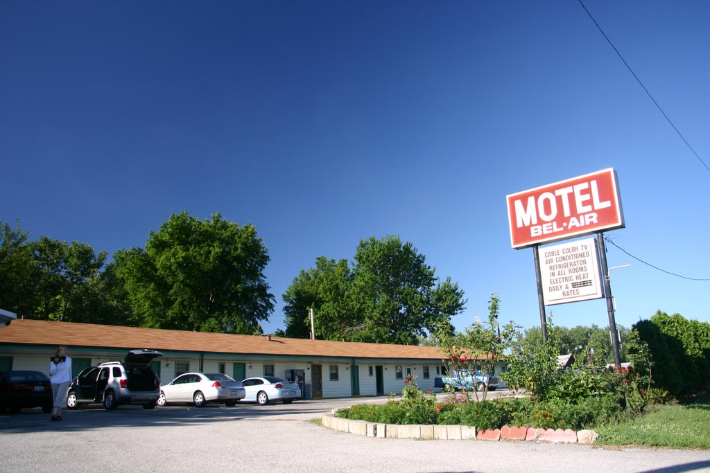 Bel Air Motel, Вуд Ривер