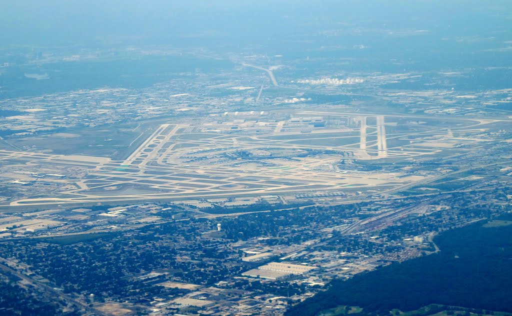 OHare International Airport from above, Елмвуд Парк