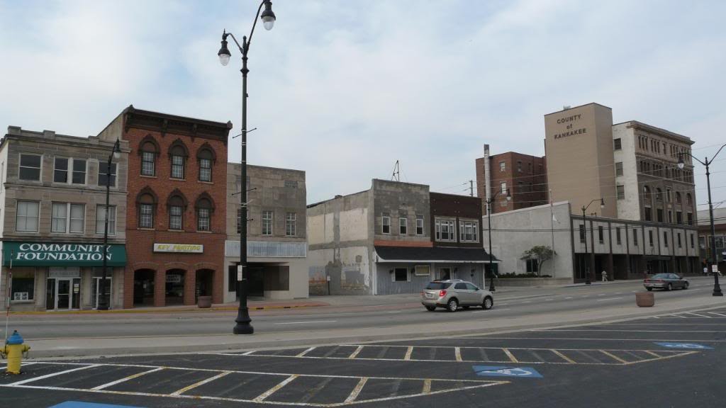 Court St in downtown Kankakee, Канкаки