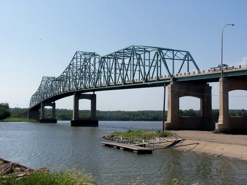 Illinois River Bridge from Strong Landing, Lacon, Marshall County, Illinois, Кантон