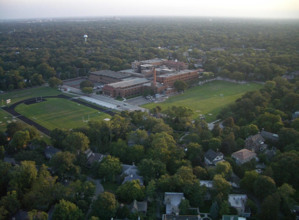 New Trier High School Winettka, IL Aerial Photo, Кенилворт