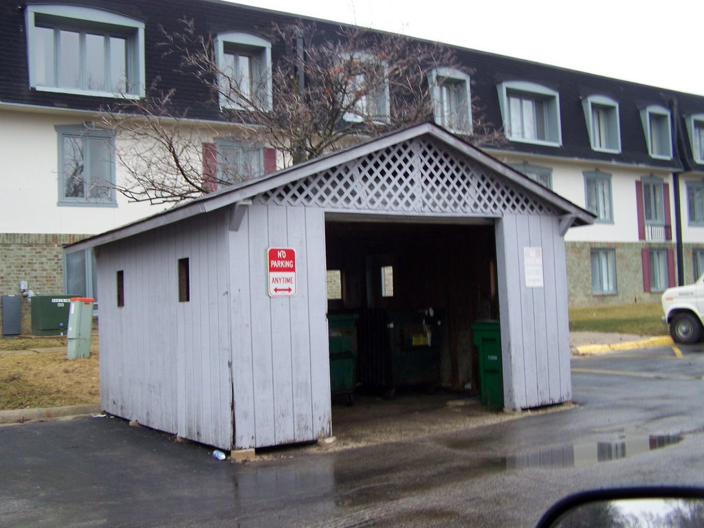 Garbage Shed, Ломбард