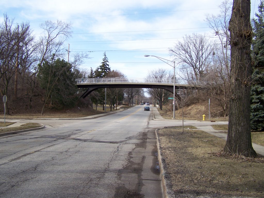On Finley Road, Looking North to Prairie Path Bridge, Ломбард