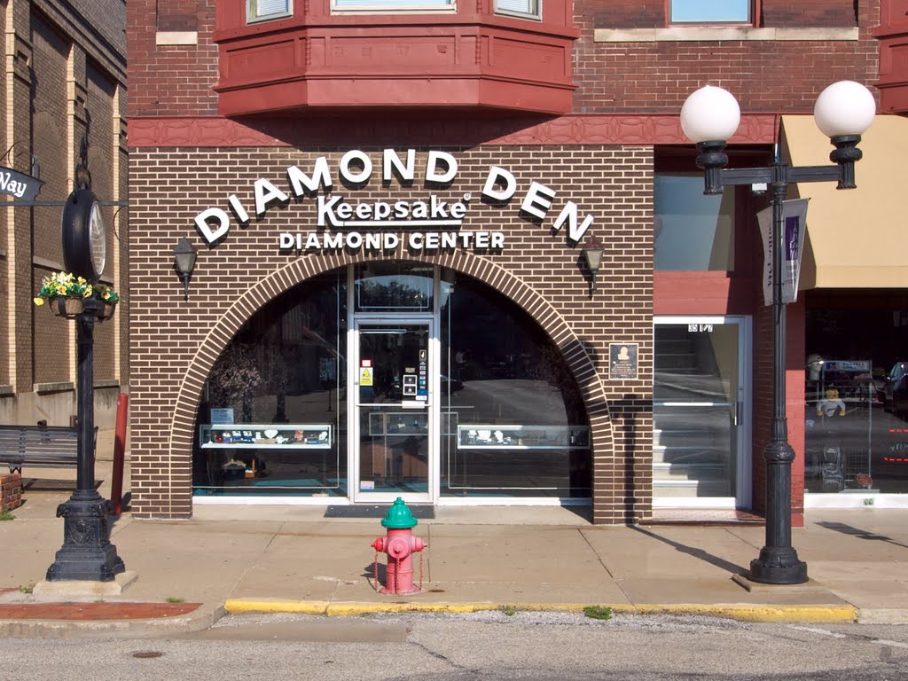 Diamond Den Keepsake Diamond Center, Macomb, Illinois, Макомб