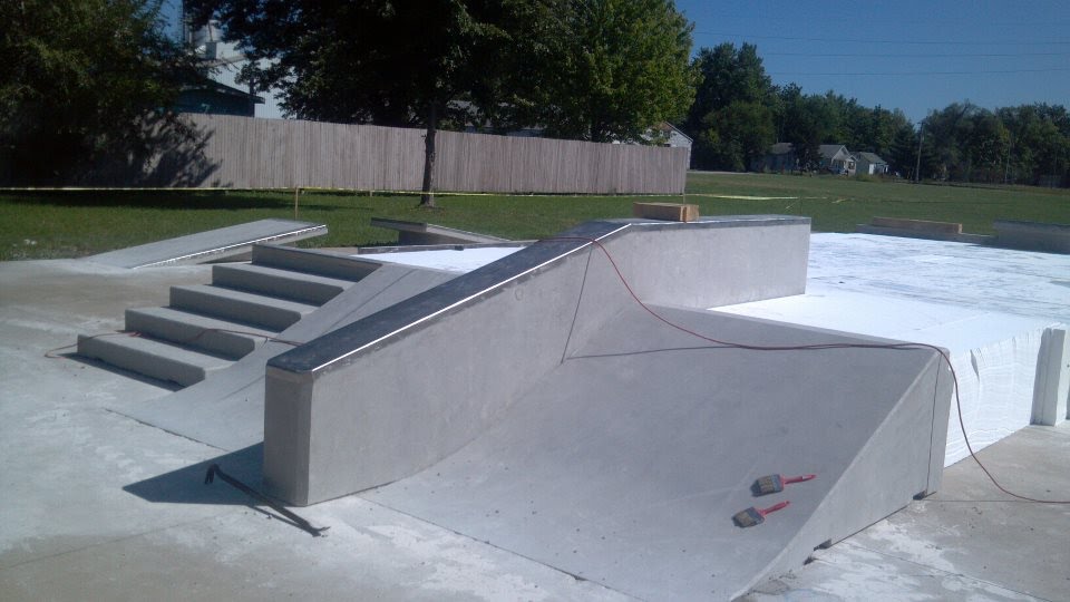 Skate park construction in Macomb, IL, Макомб