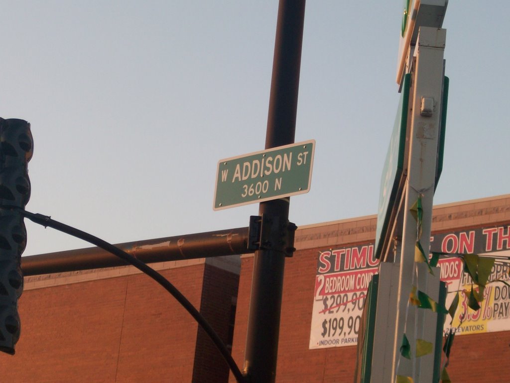 addison sign at intersection of harlem and addison, Норридж