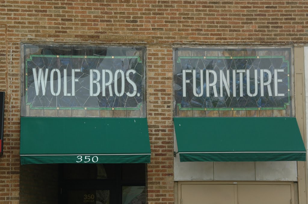 Forest Park, IL - Wolf Bros. Furniture (original site), Ривер Форест