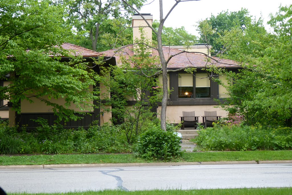 FLWs Gardeners Cottage on Coonley House Complex in Riverside IL, Риверсид