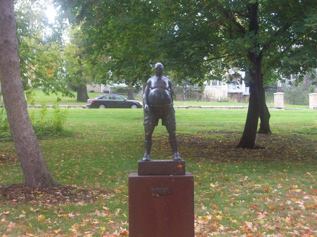Sculpture in St Marys Park, Сант-Чарльз