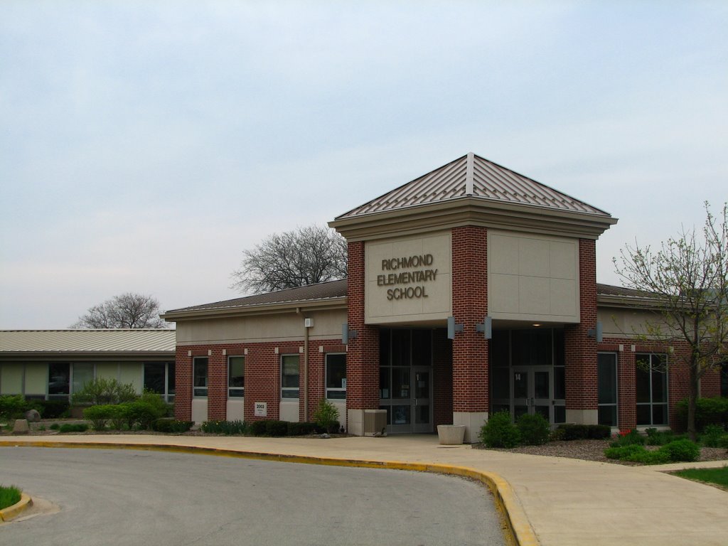 Richmond Elementary School in St. Charles, Сант-Чарльз