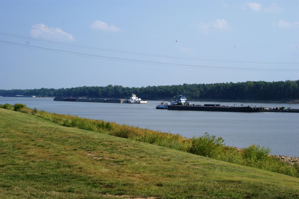 River Boats Passing On The Mighty Mississippi...One Headed North, The Other Headed South..., Саут-Роксана