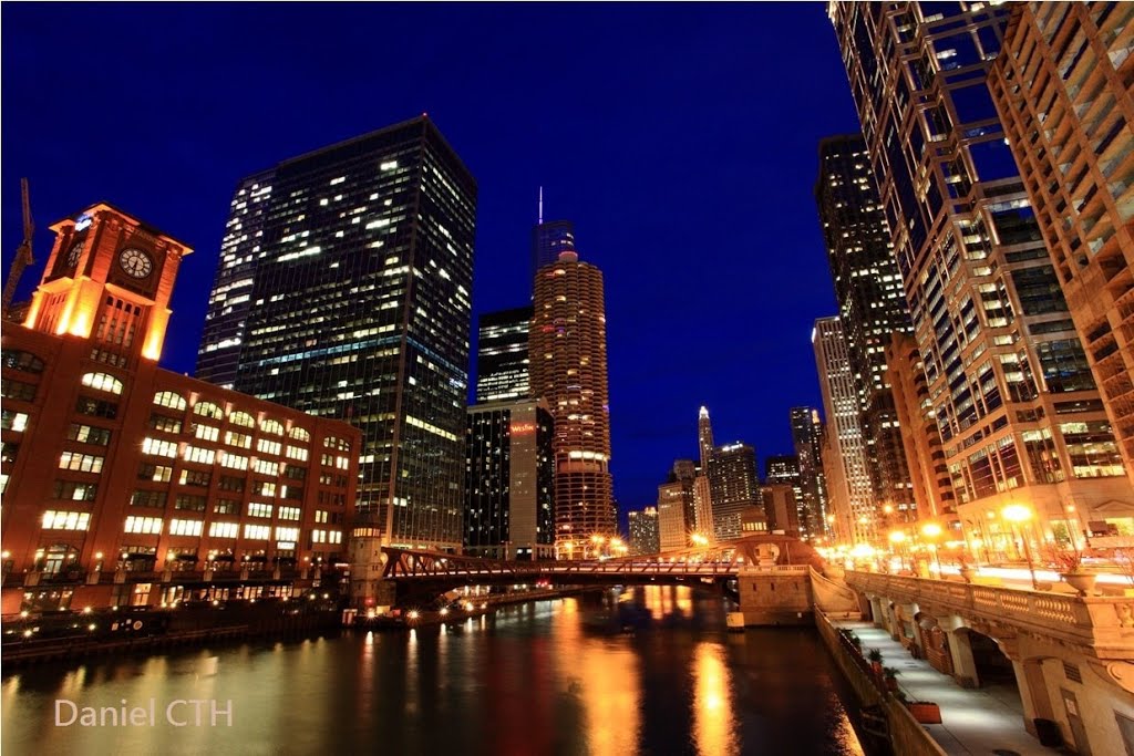 喜歡有河流的城市，不喜歡有城市的河流 - Chicago River, Illinois, USA, Чикаго