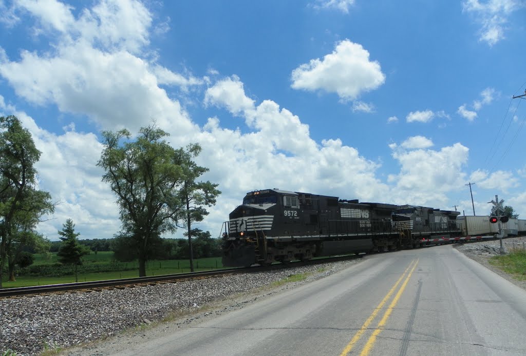 Roth Road at Norfolk Southern RR Crossing, Грабилл