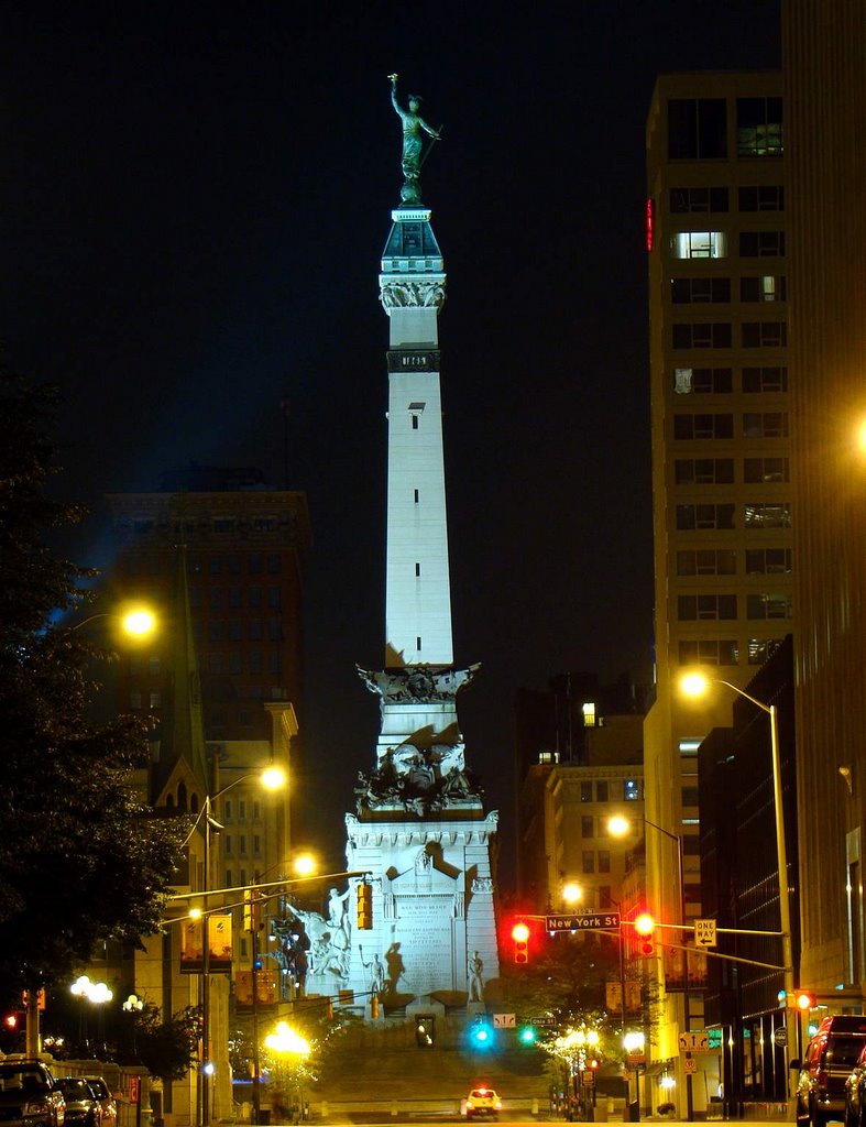 DSC02192 Indianapolis S view at night, Индианаполис
