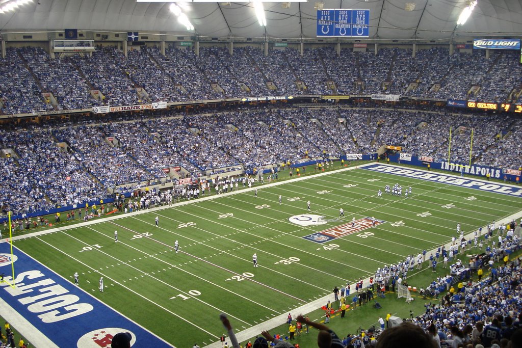 During the LAST Colts football game in the RCA Dome, Индианаполис