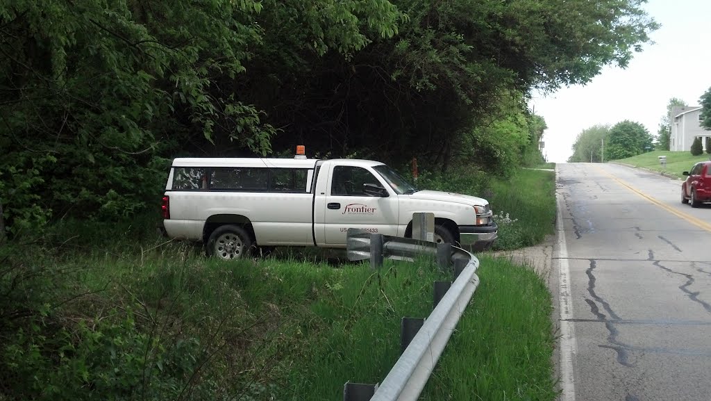 Ziv One (Somewhere in Madison County) - A Frontier Communication Engineering Truck, Мадисон