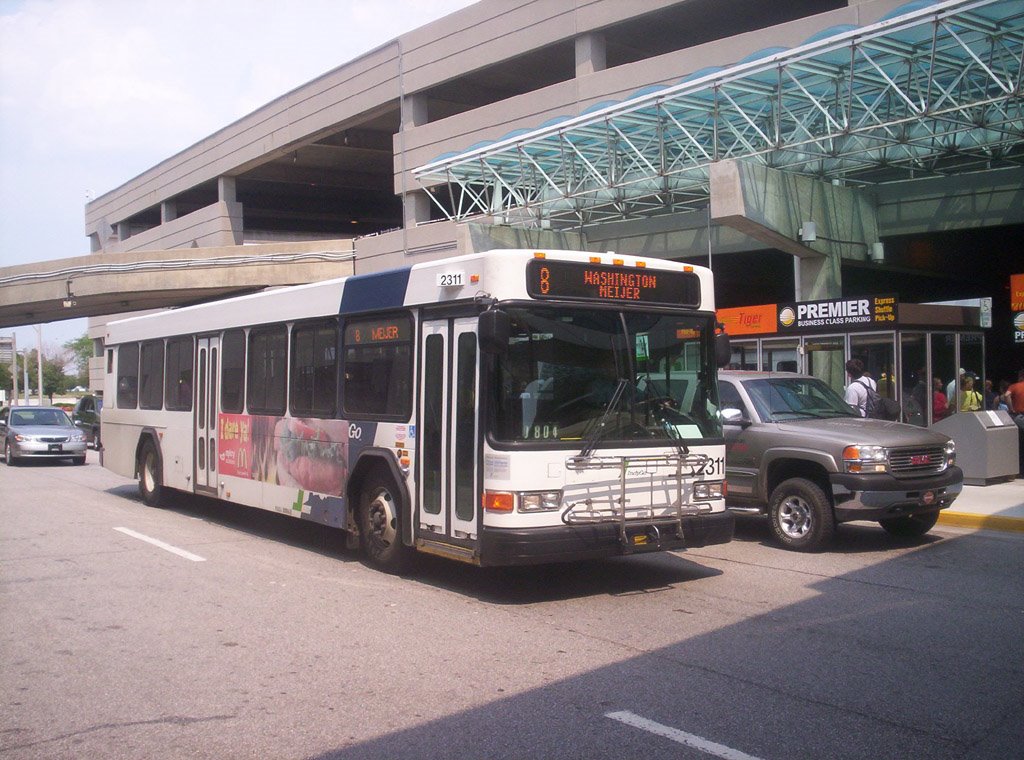 Indianapolis, Ikarus bus at the Airport, Меридиан Хиллс