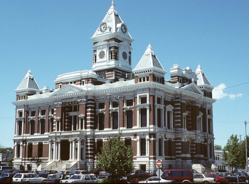 Johnson County Courthouse - 199005LJW, Меридиан Хиллс