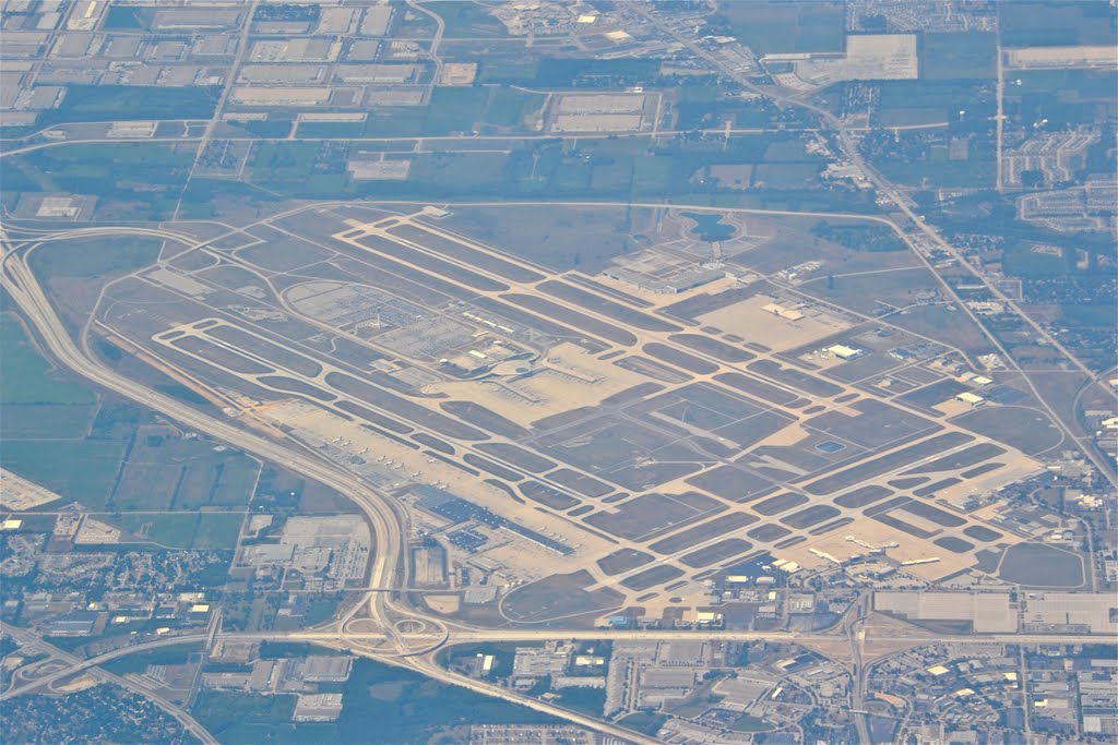 Indianapolis International Airport, Меридиан Хиллс