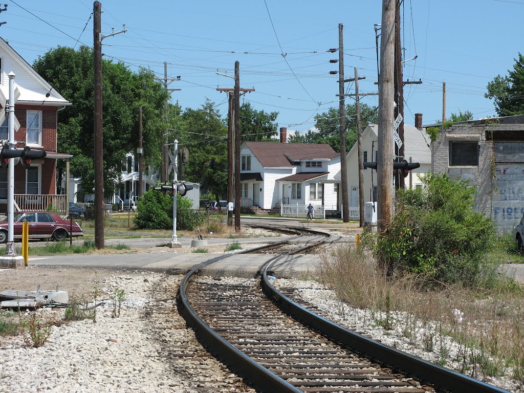 the South Shore Railroad "S" curve, from W.10th to W. 11th St., Michigan City, Indiana, Мичиган-Сити