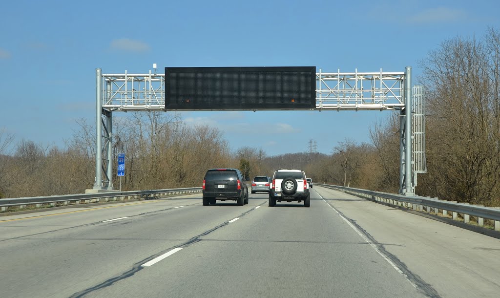 Electronic Sign on Interstate 64, Westbound, Нью-Олбани
