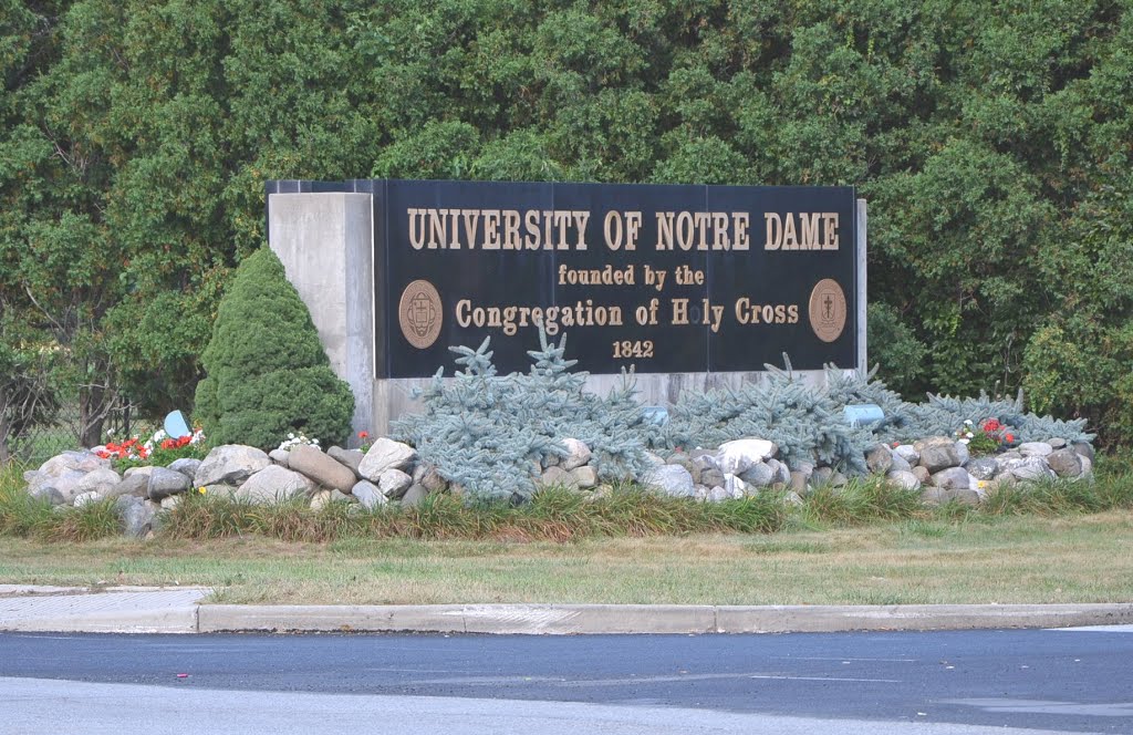 University of Notre Dame Sign, Angela Boulevard & North Michigan Street, Саут-Бенд