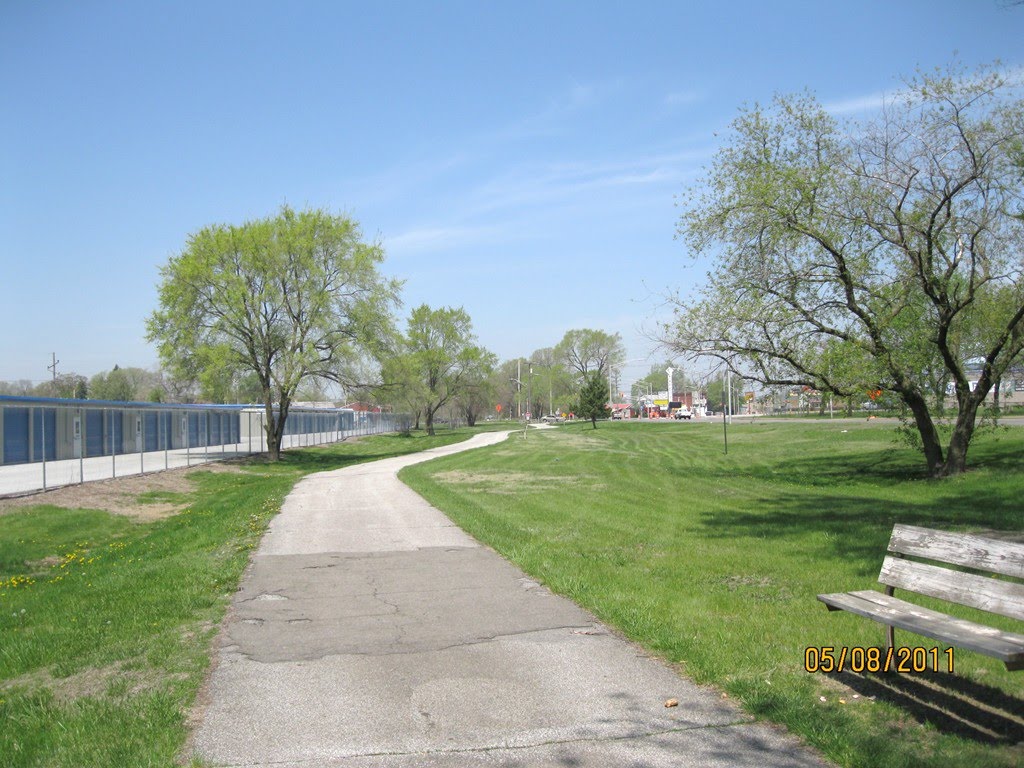 Erie Lackawanna Trail looking north from south of 167th St., Хаммонд