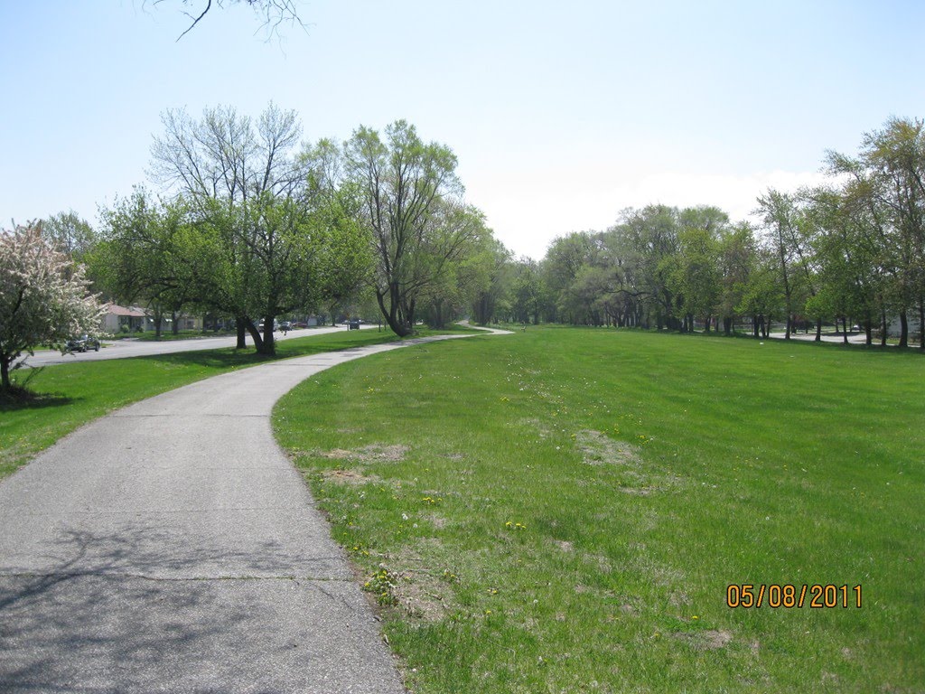 Erie Lackawanna Trail looking north from north of White Oak Ave, Хаммонд