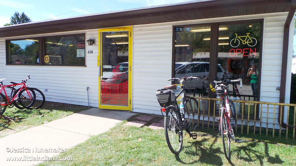 Chesterton Bicycle Station in Chesterton, Indiana, Честертон