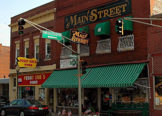 Main Street, Честертон
