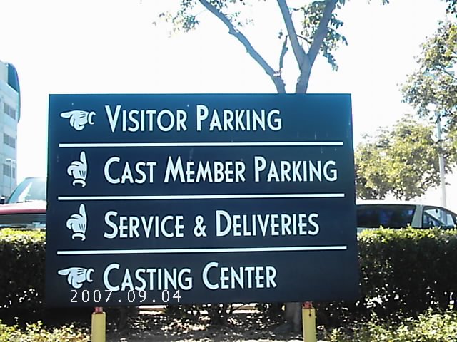 Disneyland Visitor and Cast Member Parking Directional Sign, Анахейм