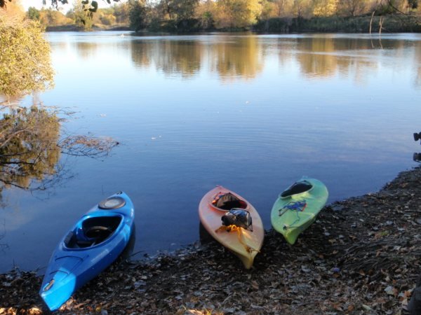 Kayaks on the American River, Арден