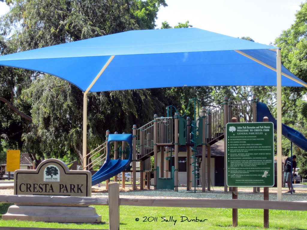 Cresta Park on Cresta Way is one of two parks in Arden Park, Sacramento, CA, Арден