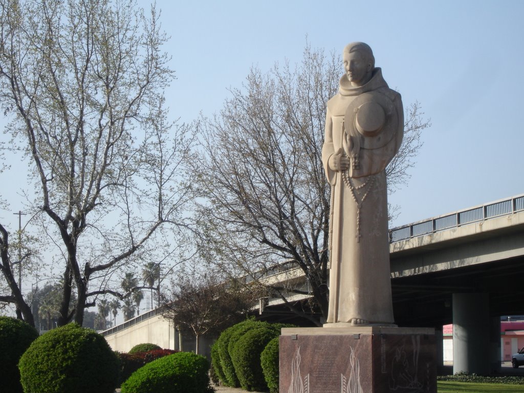 Father Garces Statue, Бакерсфилд