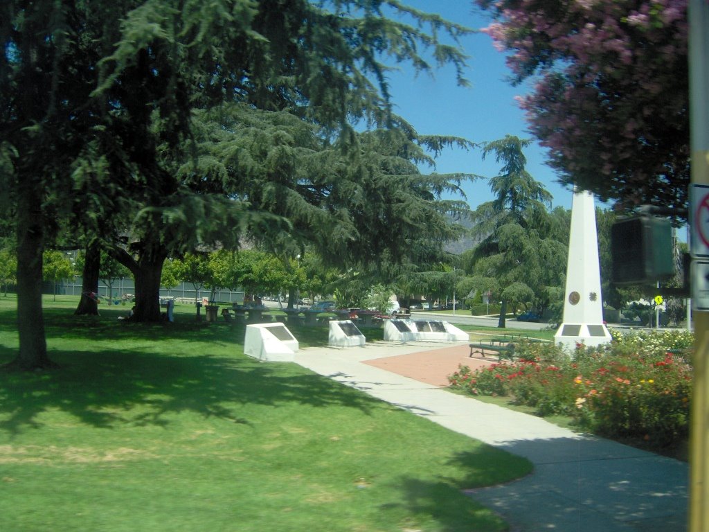 McCambridge Park - Burbank, CA - Manuel Alderete, Барбэнк