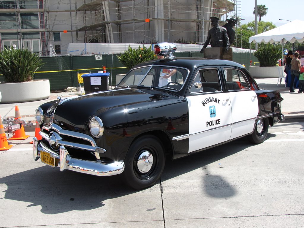 1949 Ford Cop Car Front, Барбэнк
