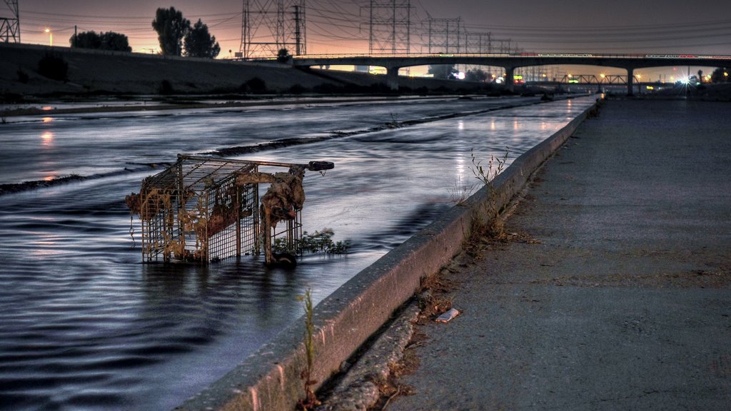 Los Angeles River, Белл