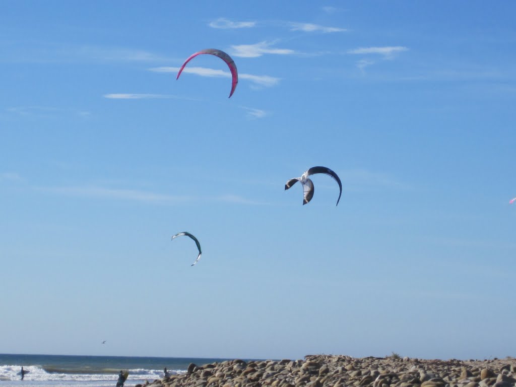 Kiteboarding at Ventura Beach, Вентура