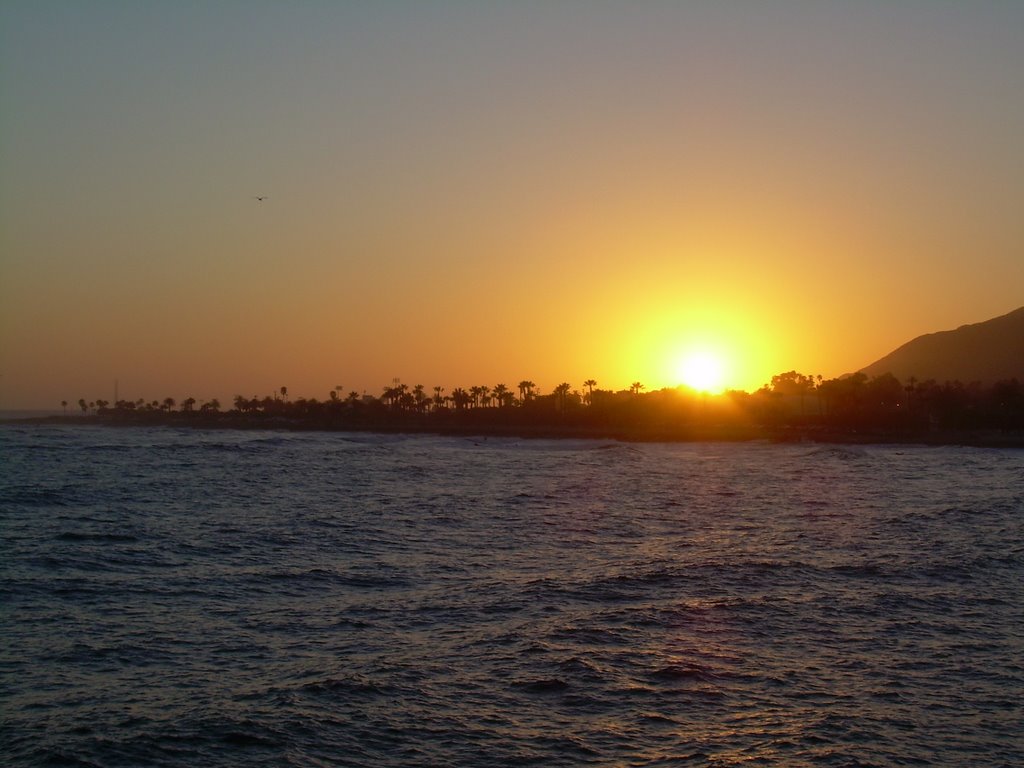 A Ventura Pier sunset, Вентура