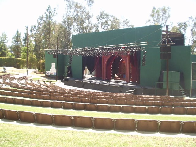 Moonlight Amphitheatre Stage, Виста