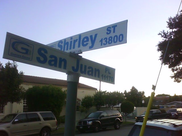 Shirley Street and San Juan Place Garden Groves New Street Signage May 2010, Гарден-Гров