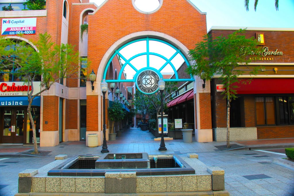 The Entrance to the Exchange Mall, Glendale, California, Глендейл
