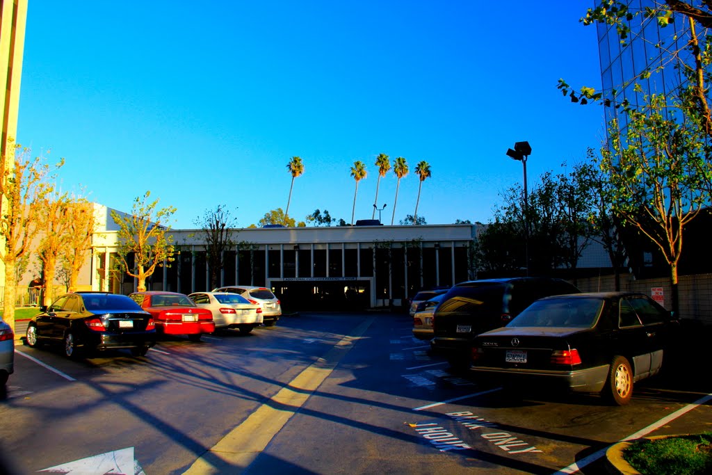 Office building on Brand Blvd., Glendale, California, Глендейл