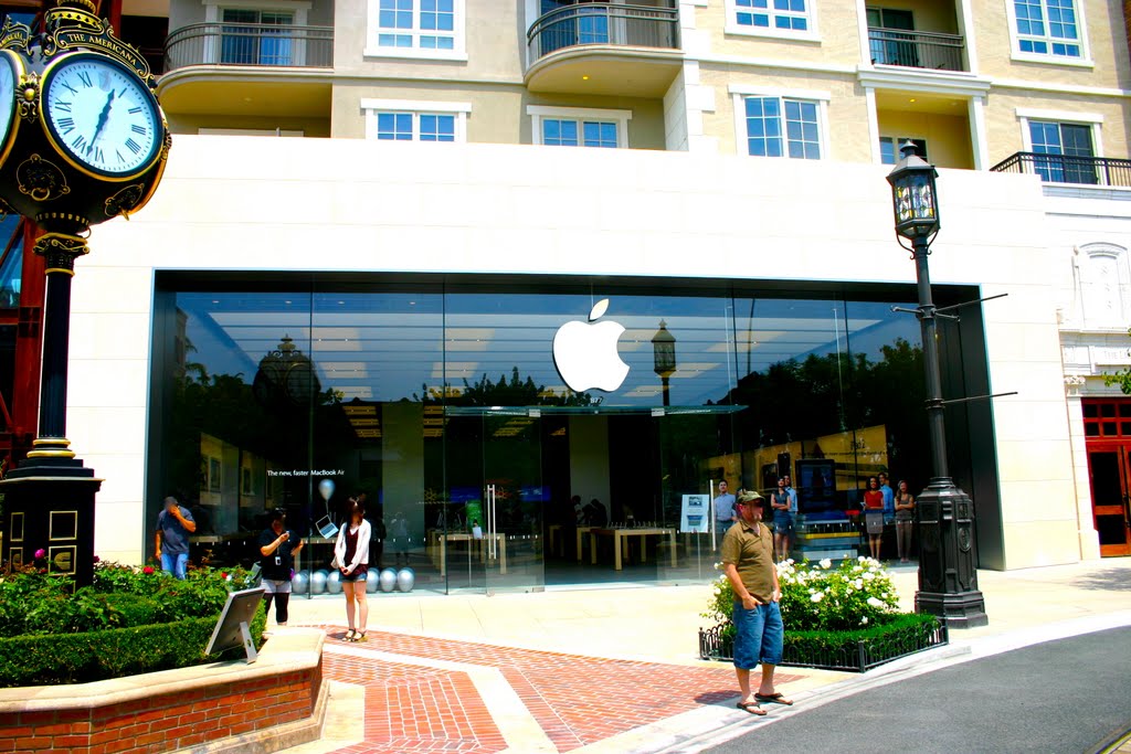 The New Apple Store at The Americana, Glendale, CA, Глендейл