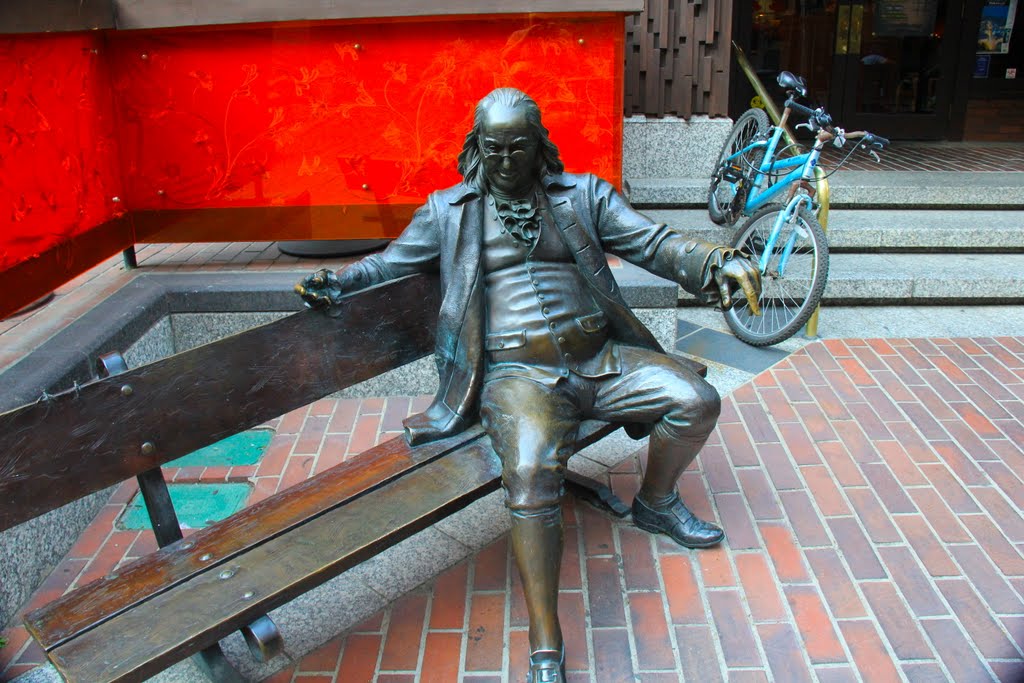 Ben Franklin on a Bench in Glendale, California, Глендейл