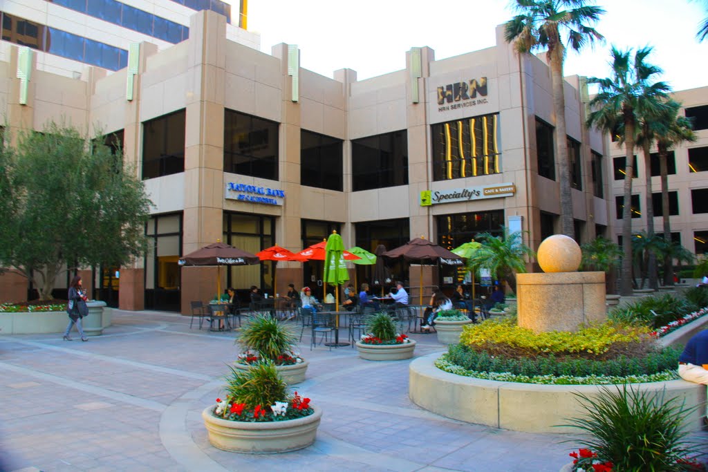 Food court on Brand Blvd., Glendale, California, Глендейл