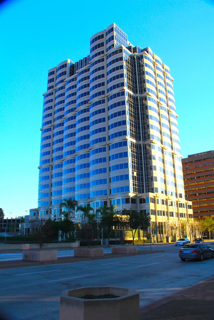 An office Building on Brand Blvd., Glendale CA, Глендейл