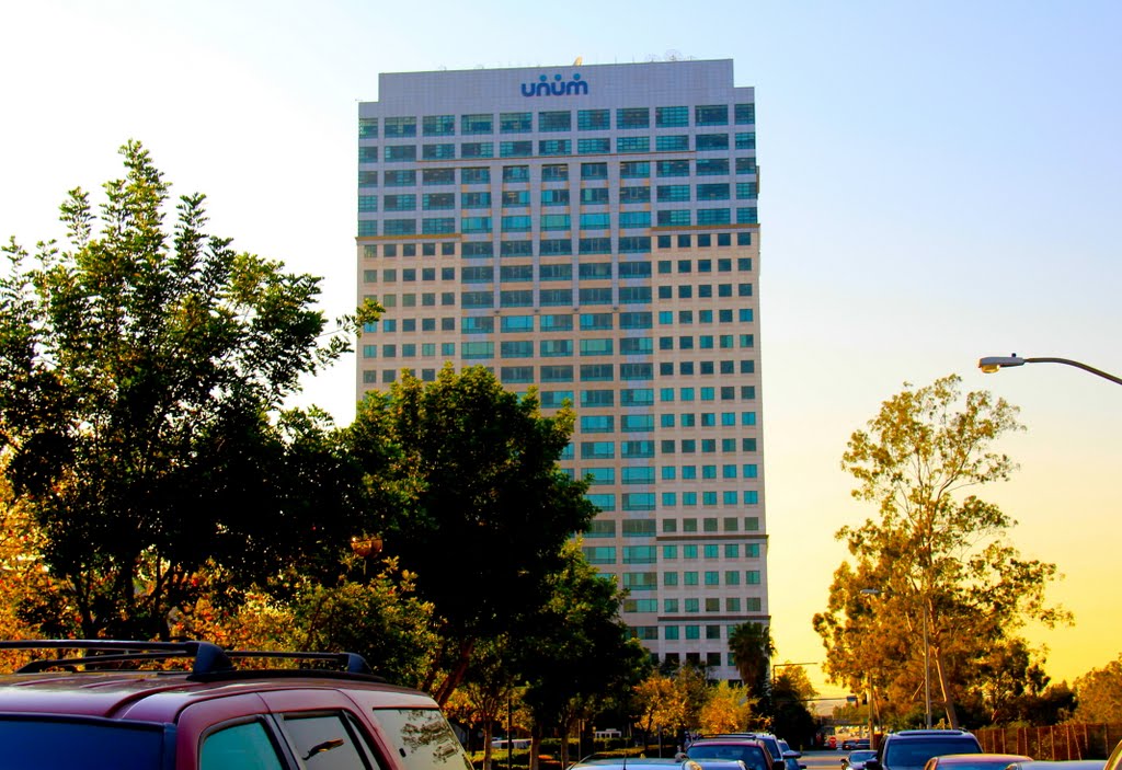 The UNUM Building in Glendale, CA, Глендейл