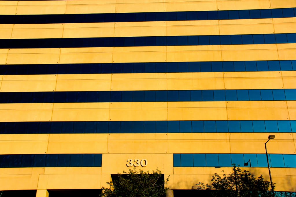 Office Building on Brand Blvd., Glendale, CA, Глендейл