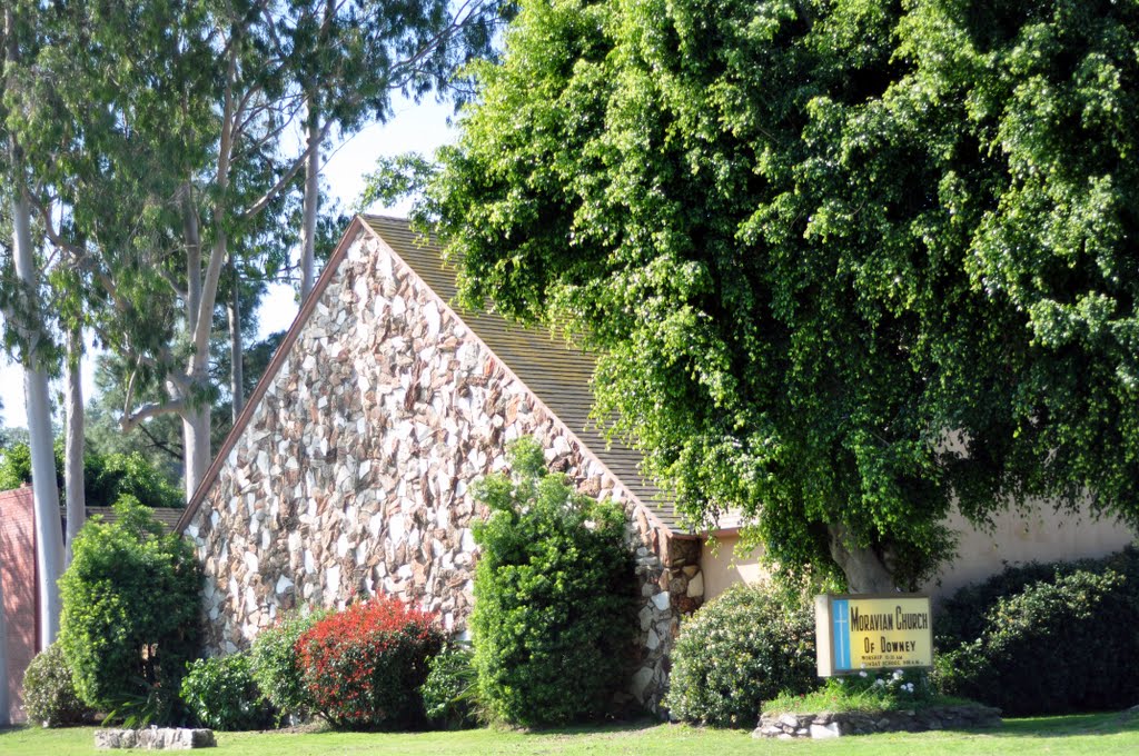 Moravian Church of Downey on Old River School., Дауни
